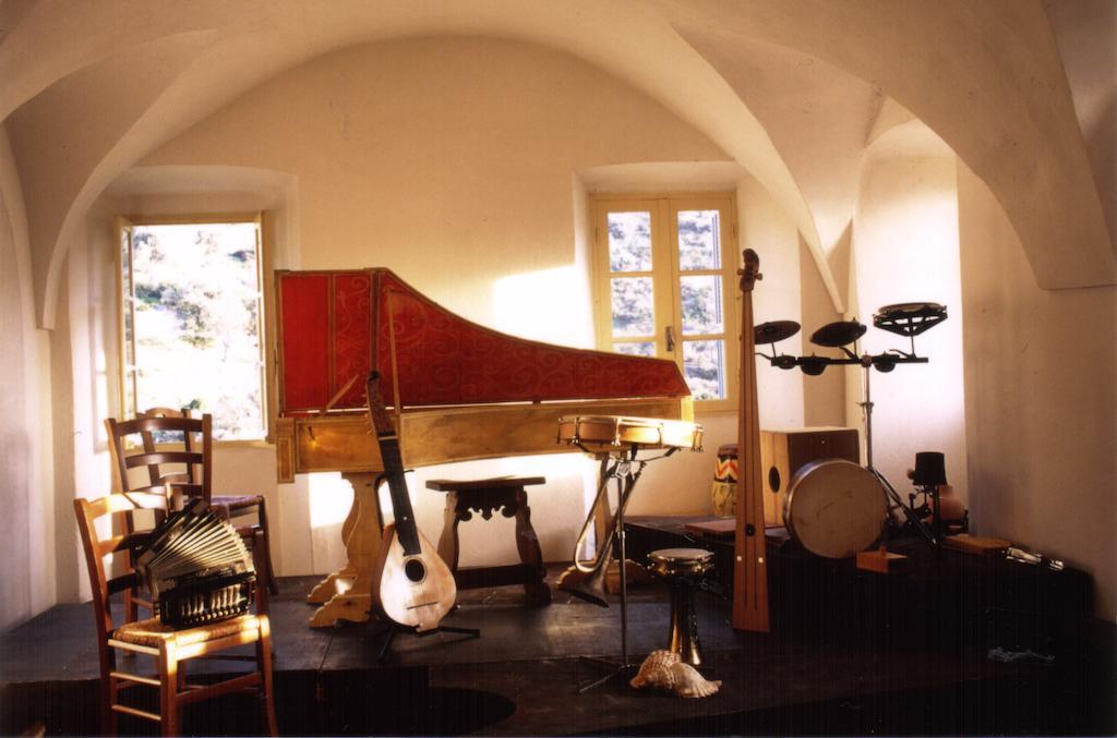 Casa Musicale Hotel Pigna Luaran gambar